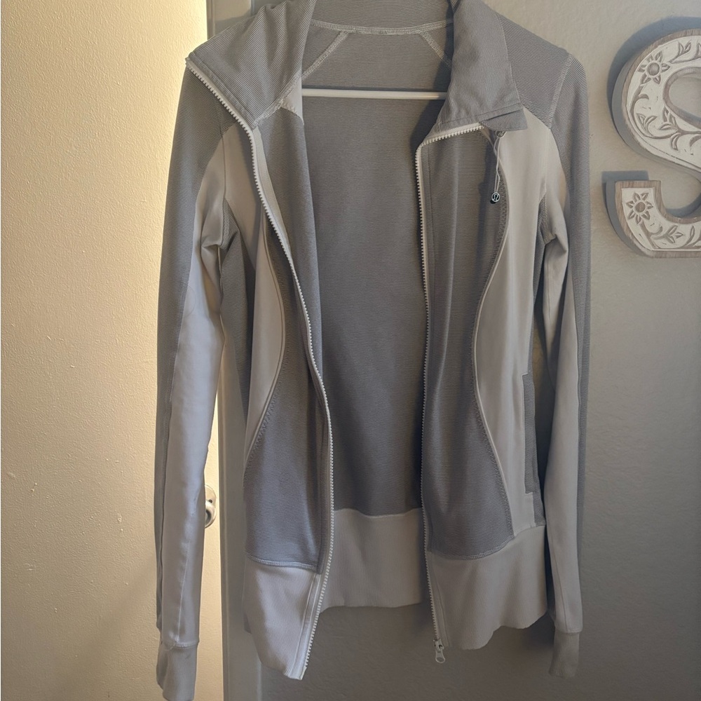 Lululemon Athletica Gray and White Full-Zip Jacket with Standing Collar